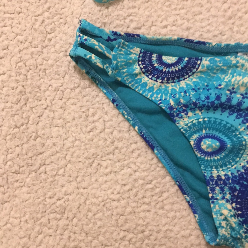 Blue Bikini - Picture 3 of 5